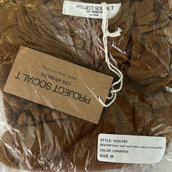 Project Social T Snap Away Mock Neck Long Sleeve Top in Cinnamon Size Medium NWT - Picture 7 of 7